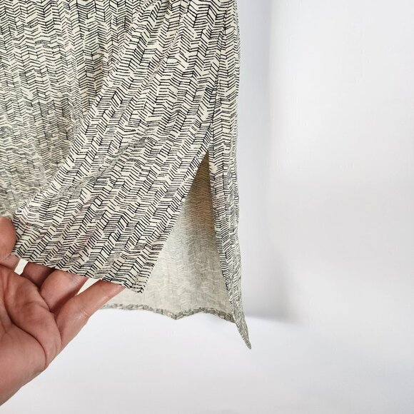 Eileen Fisher Women's Sleeveless‎ Tunic Top Black Cream Chevron Tencel Rayon XS - Picture 4 of 11